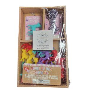 Novelty Toy Card Kit With 24 Cards 24‎ Plastic Llamas & 5 Yards Bakers Twine For